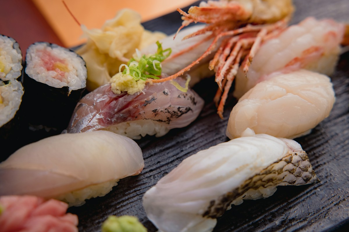 모둠 초밥 (스시)